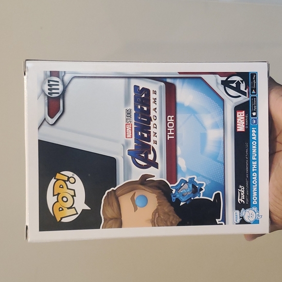 💙 Marvel Avengers THOR with Mjolnir Funko Pop #1117 Glow in the Dark - Picture 4 of 7